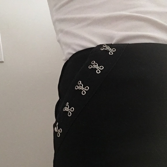 TOBI mini skirt - Picture 3 of 5